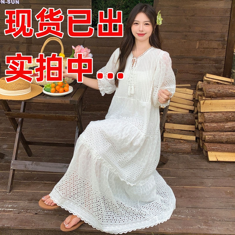 보헤미안 홀로우 아웃 무거운 작업 자수 루즈핏 롱 스커트 프랑스식 무거운 작업 V넥 버블 반팔 화이트 여성 드레스