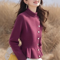 批发奥莱<b class='q'>折扣</b>店<b class='q'>品牌</b>撤柜冬季别致上衣设计感时尚洋气紫色掐腰针织衫女