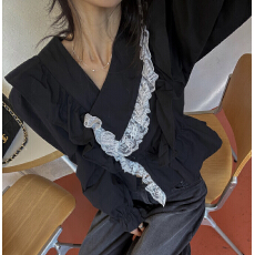 批发韩式设计感花边点缀<b class='q'>百搭</b>衬衫衬衣