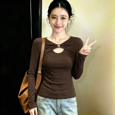 批发2026秋冬美式长袖t恤女<b class='q'>春</b>秋新款设计感金属卡扣修身显瘦内搭上衣