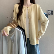 批发实拍韩系简约纯色<b class='q'>针织</b>开衫女早秋百搭基础圆领单排扣宽松毛衣外套