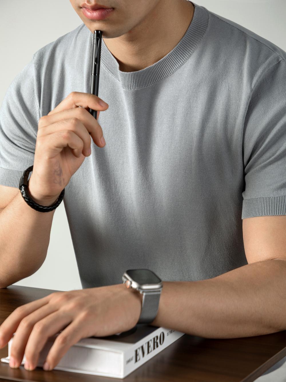 라이 경기 서울 뽕나무 누에 실크 남성 빛 럭셔리 인터넷 에디션 니트 스웨터 반팔 티셔츠 통기성 비즈니스 캐주얼 반소매 여름