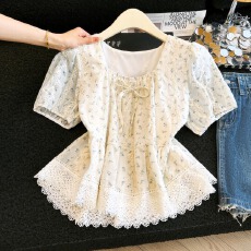 批发碎花短袖衬衫女夏季2026<b class='q'>新款</b>韩版显瘦百搭蕾丝拼接泡泡袖减龄上衣