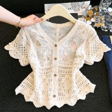 批发夏季新款法式V领减龄短袖<b class='q'>雪纺</b>衫女重工镂空刺绣<b class='q'>泡泡袖</b>百搭<b class='q'>上衣</b>潮