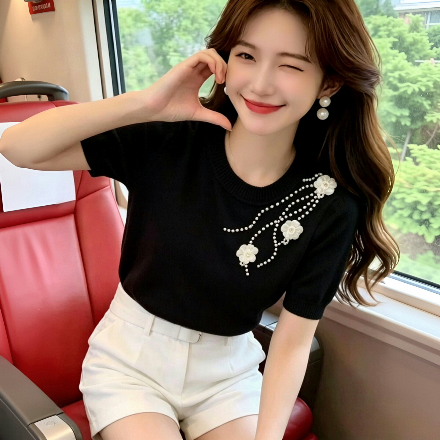 달콤함 소녀 센스 무거운 작업 비즈 박기 라운드 넥 반팔 니트 스웨터 여성 겨울 2026 패션 연령 감소 루즈핏 다용도 맨위
