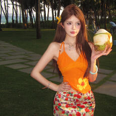 批发实拍印花v领挂脖背心女收腰显瘦碎花短款A字半身裙度假穿搭