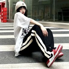 批发2025夏季春秋高街条纹黑色直筒运动裤子女<b class='q'>韩版</b>宽松休闲阔腿裤女