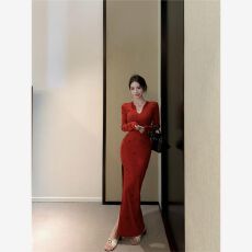 批发超好看韩m内搭<b class='q'>性感</b>v领红色长袖<b class='q'>连衣裙</b>秋季名媛御姐风修身包臀长裙