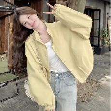 批发奶黄色工装风衣外套女春秋2026新款减龄设计感小众独特别致学院风