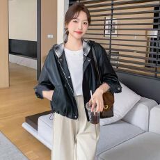 批发2026新款黑色连帽皮衣外套春季宽松短款蛋白皮夹克机车上衣