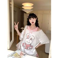 批发2026年可爱毛绒小兔露肩假两件短袖T恤女夏季宽松设计感甜酷上衣