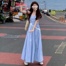 批发蓝色格纹抹胸吊带连衣裙女夏季法式高级感收腰显瘦裙子
