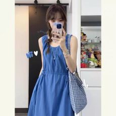 批发高级感蓝色抽绳无袖背心<b class='q'>连衣裙</b>女夏季收腰显瘦温柔风气质吊带长裙