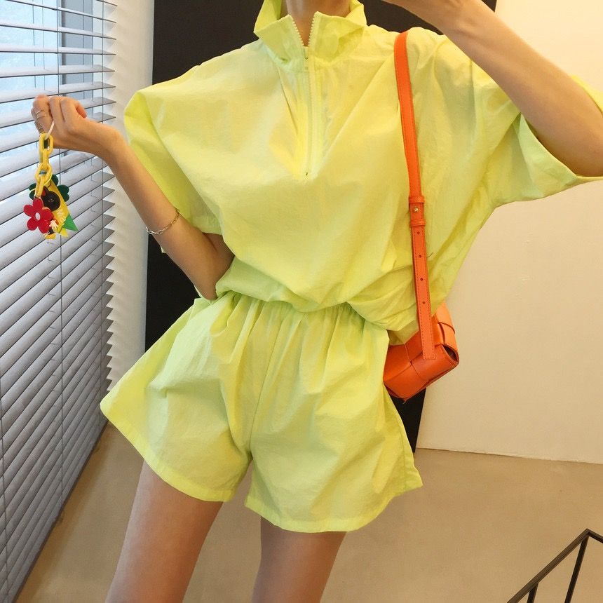 2026 여름 패션 레트로 개성 지퍼 스탠드 칼라 반팔 맨위 캐주얼 반바지 한국 스타일 운동 투피스 세트