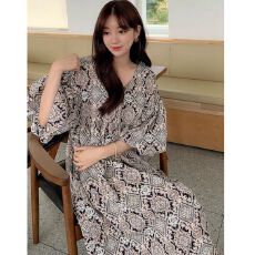 批发法式复古印花连衣裙女2026年夏季新款法式复古宽松大裙摆沙滩长裙