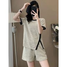 批发设计感<b class='q'>气质</b>休闲<b class='q'>运动服</b>套装女夏新款不规则上衣短裤两件套