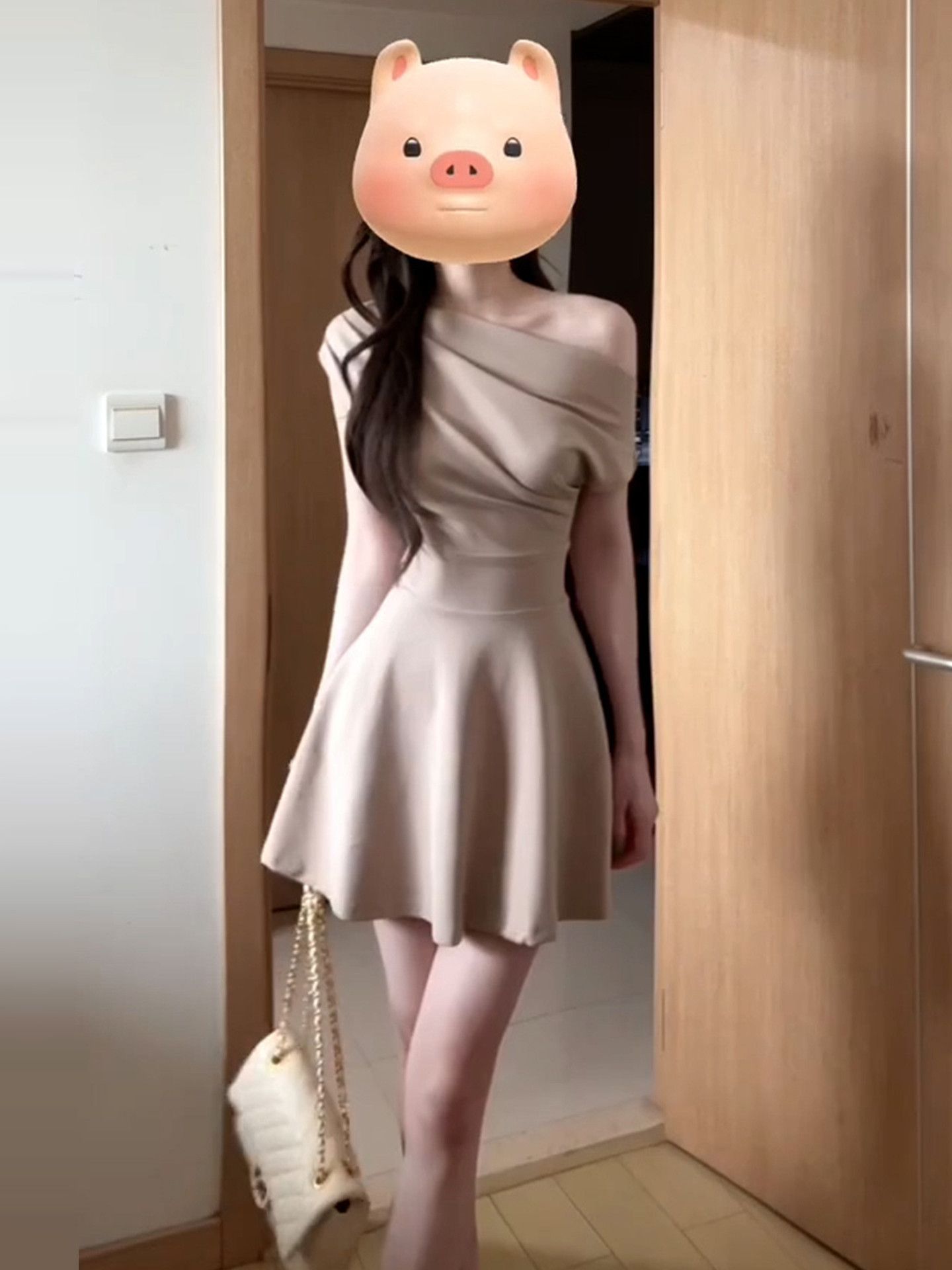 프랑스식 순수한 욕망 바람 단색 비스듬한 어깨 드레스 아이들 2026 새로운 여름 품격 허리 수축 슬림해 보이는 한 마디 미니 스커트