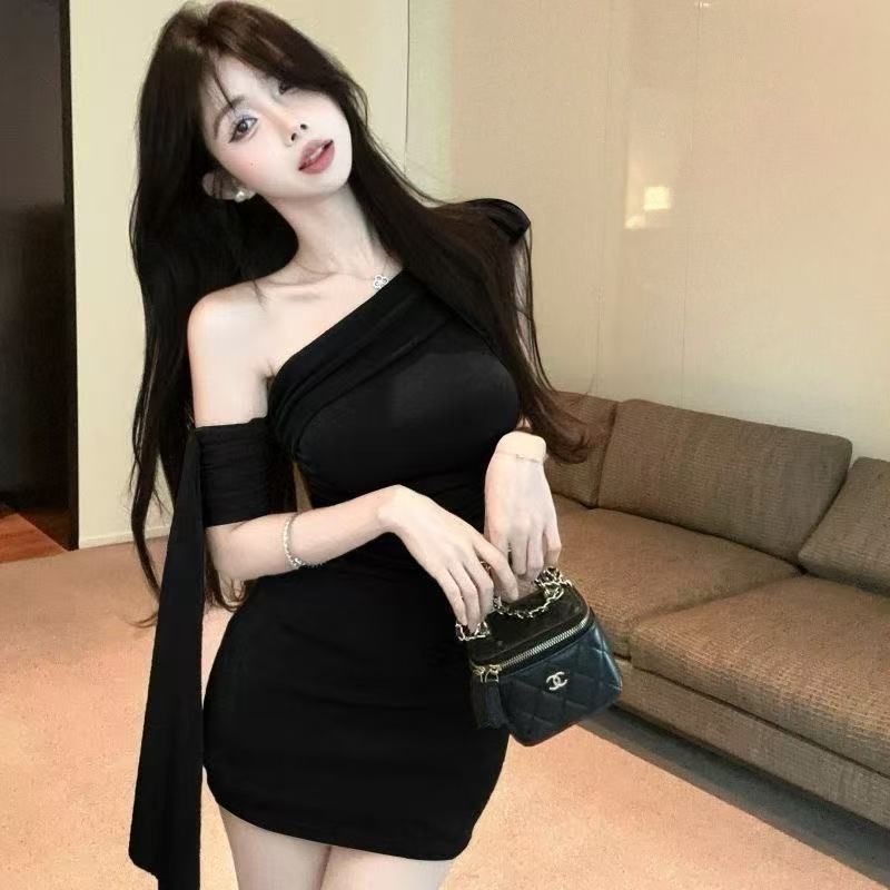 2026 여름 새로운 패션 외국 가스 슬림해 보이는 오프숄더 비스듬한 어깨 리본 반팔 드레스 타이트 스커트 미니 스커트