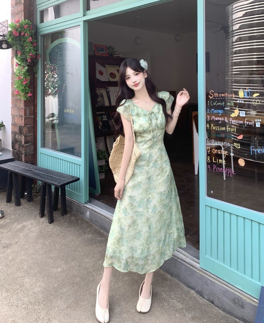 프랑스식 명문 여성 프릴 꽃무늬 드레스 2026 여름 새로운 휴가 바람 허리 수축 슬림해 보이는 레이스업 V넥 롱 스커트