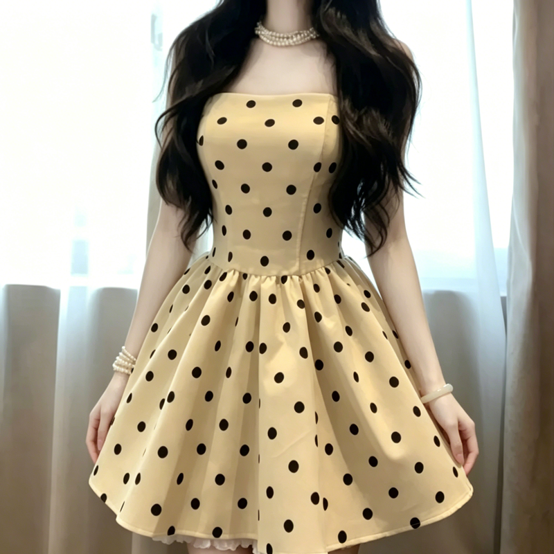 프랑스식 품격 달콤함 연령 감소 도트 무늬 튜브탑 드레스 가을 새로운 꼬집기 허리 슬림해 보이는 Chic 핫걸 퍼프 스커트