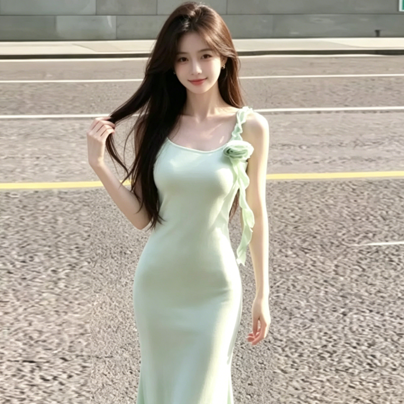 프랑스식 아름다운 아름다운 남자 웨이브 녹색 슬립 여성 드레스 여름 2026 새로운 순수한 욕망 달콤한 매운맛 바람 꼬집기 허리 롱 스커트