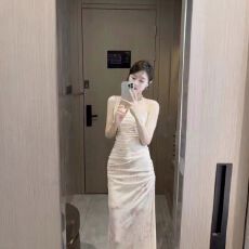 批发粉雾樱花夏天碎花吊带连衣裙女纯欲修身内搭外穿鱼尾<b class='q'>包臀</b>连衣<b class='q'>长裙</b>