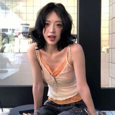批发假两件撞色蕾丝花边<b class='q'>吊带</b><b class='q'>背心</b>女辣妹氛围感性感修身显瘦上衣