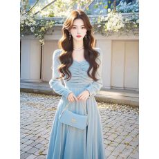 批发轻奢千金风丝绒连衣裙女2026秋<b class='q'>冬</b>新款高级感气质收腰显瘦洋气长裙