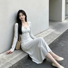 批发法式方领灰色连衣裙女装秋<b class='q'>冬</b>通勤气质纯欲风长裙高级感冷淡风裙子