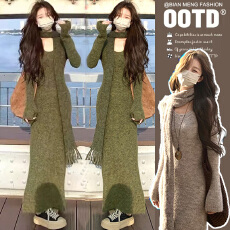 批发孕妇氛围感<b class='q'>秋</b>冬新款围巾毛衣长裙潮妈过膝鱼尾针织毛衣内搭连衣裙