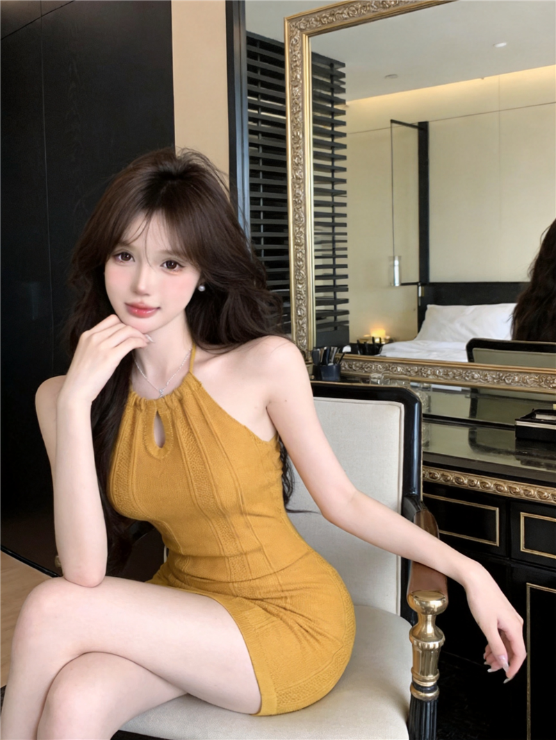 실사 정가 황색 행침 목 홀로우 아웃 여성 드레스 봄 여름 허리 수축 모직물 타이트 스커트 미니 스커트