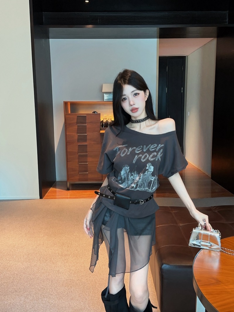 실사 정가 비스듬한 어깨 프린트 반팔 티셔츠 여성 고유 한 Chic 아름다운 그레이트 봐. 의류 경기 방귀 커튼