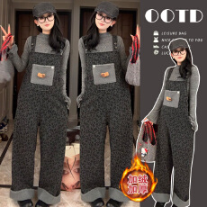 现2025秋冬原创高品质针织打底孕妇加绒时尚豹纹背带裤孕妇套装