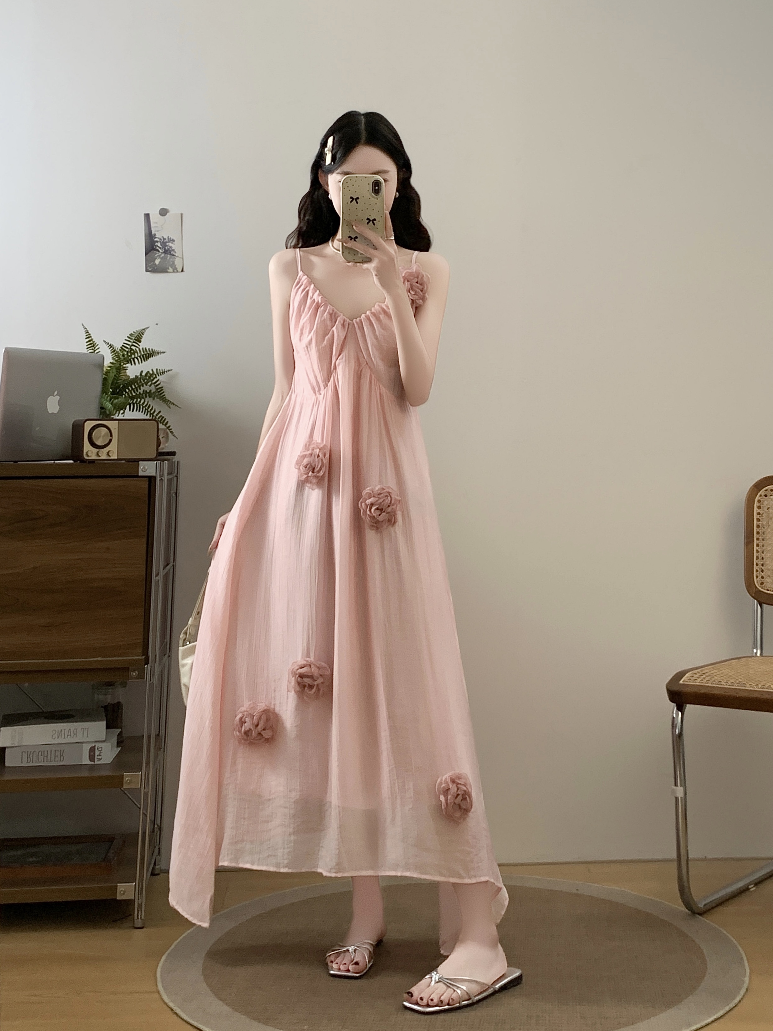 2026 실사 프랑스식 아름다운 품격 요정 가스 슬립 드레스 여름 새로운 휴가 바람 꽃 핑크색 롱 스커트