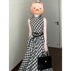 批发法式<b class='q'>复古</b>黑白格纹无袖吊带连衣裙子女夏季2026新款气质收腰<b class='q'>长裙</b>