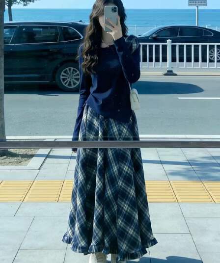 한 부서 그레이트 통해보기 가져 가라. 전체 집합 가을 겨울 2026 새로운 파란색 긴팔 여성 드레스 체크무늬 롱 스커트 세트