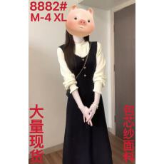 批发2026秋<b class='q'>冬</b>季新款女法式高级感收腰显瘦减龄设计感假两件针织连衣裙