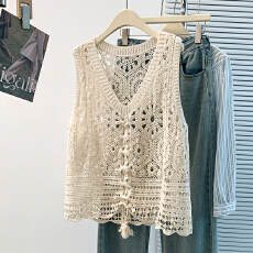 实拍春季新波西米亚镂空钩花设计感百搭减龄抽绳叠穿背心马甲上衣