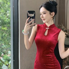 批发实拍<b class='q'>改良</b><b class='q'>旗袍</b>新中式国风丝绒烫钻性感无袖中长款开叉包臀连衣裙