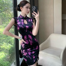 批发实拍新中式<b class='q'>旗袍</b>丝绒拼花边性感短款收腰显瘦开叉包臀连衣裙