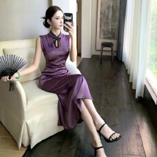 批发实拍新款紫色缎面印花改良旗袍显瘦绝美新中式修身连衣裙