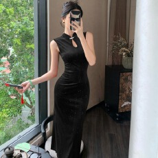 批发实拍改良旗袍新中式百搭丝绒烫钻性感无袖中长款开叉显瘦连衣裙