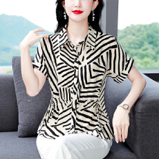 批发<b class='q'>实拍</b>2026新款减龄<b class='q'>衬衫</b>气质百搭短袖<b class='q'>t</b><b class='q'>恤</b>时尚女装夏季条纹显瘦上衣