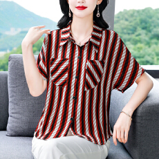 批发实拍2026新款短袖竖条纹衬衫女<b class='q'>宽松</b>上衣夏装新款百搭遮肉洋气衬衣