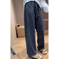 批发大码豹纹休闲裤女宽松慵懒阔腿裤秋冬胖MM高腰显瘦垂感<b class='q'>设计</b>感裤子