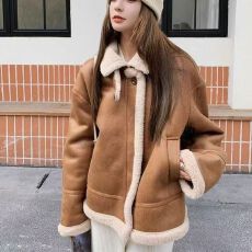 批发冬季羊羔绒短外套<b class='q'>女</b>秋冬新款加厚机车服短款小个子一体绒外套潮<b class='q'>女</b>