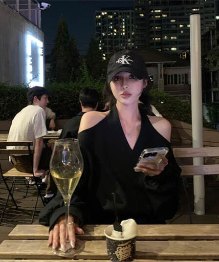 올해 인기 ~ 중 검정색 긴팔 후드티 여성 자이언트 슬림해 보이는 루즈핏 핫걸 느긋한 바람 패션 다용도 캐주얼 맨위