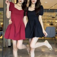 批发胖MM<b class='q'>大码</b>法式小众设计感褶皱收腰<b class='q'>连衣裙</b><b class='q'>女</b>2026夏季气质方领<b class='q'>连衣裙</b>