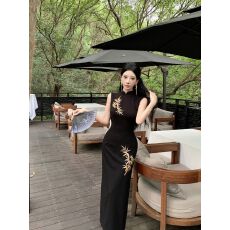 批发新中式国风无袖背心<b class='q'>连衣裙</b>女夏季刺绣旗袍裙修身长裙收腰包臀裙子