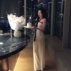 设计感法式时髦收腰显瘦黑白色拼色绑带挂脖抹胸连衣裙子夏季新款